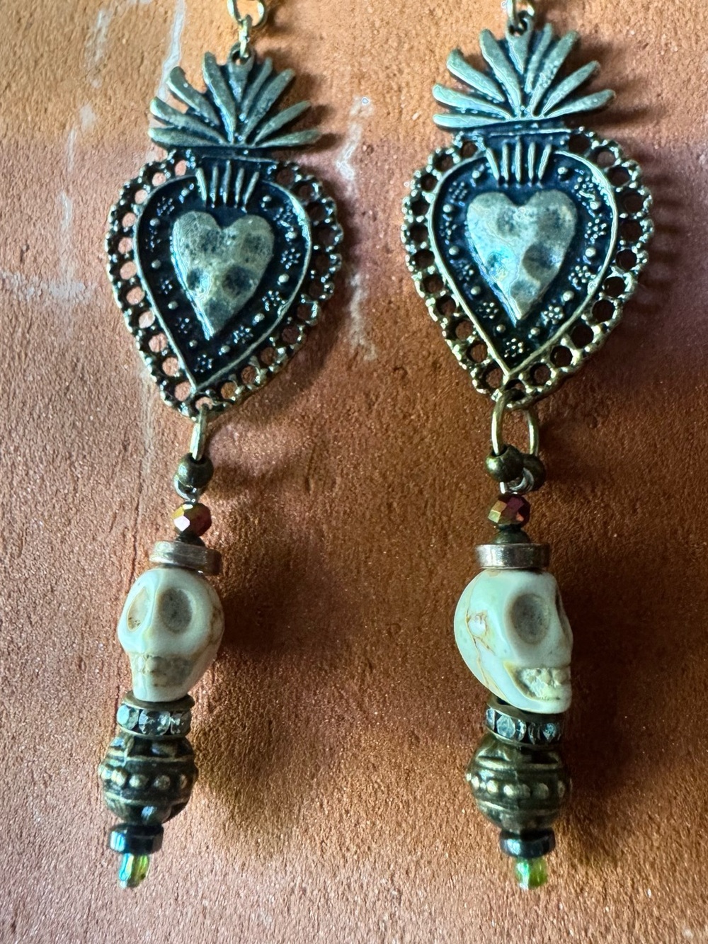 Gothic Gold Sacred Heart Filigree skull Drop Earrings -💀💟